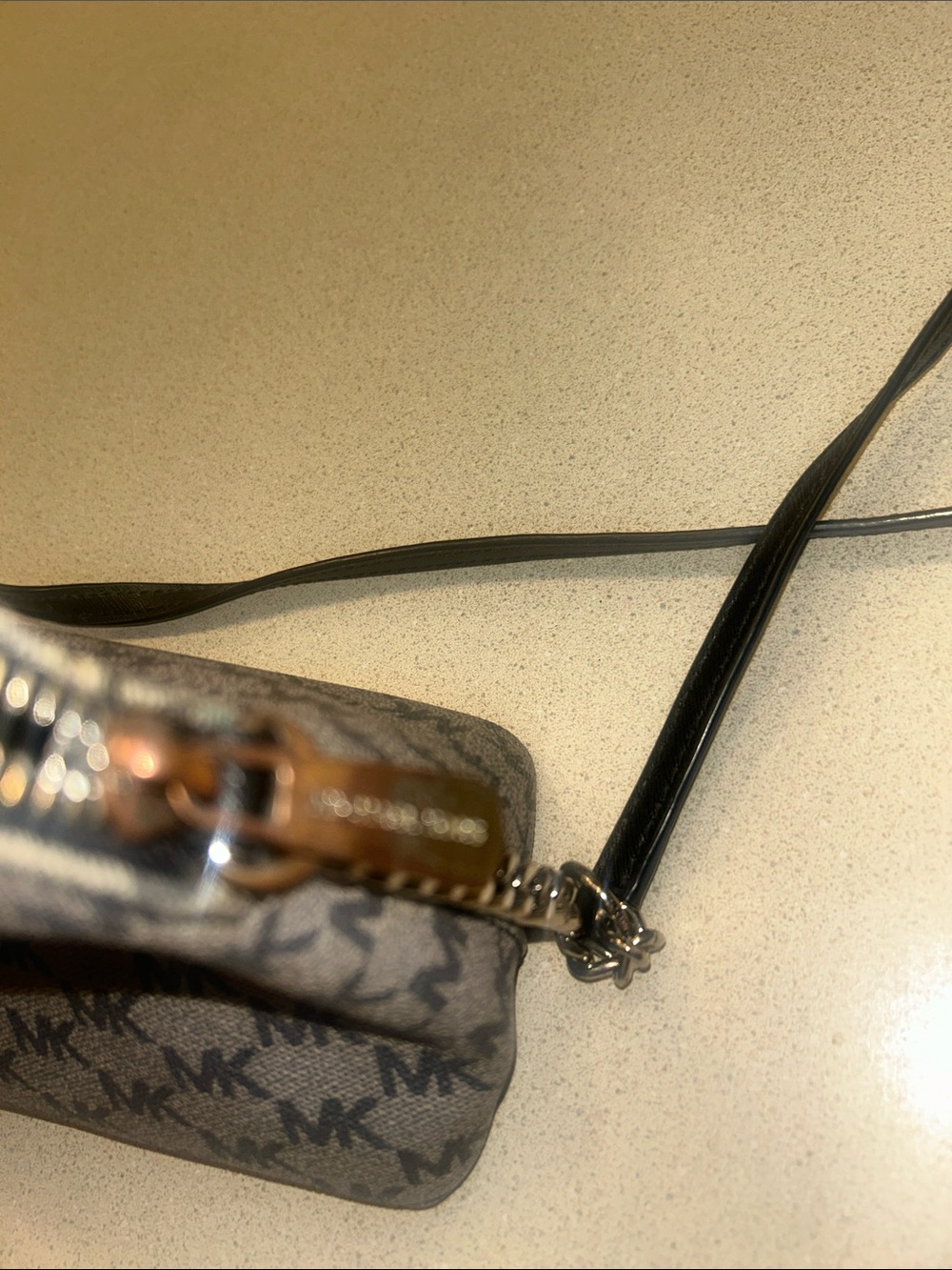 Michael Kors MK uLogo Crossbody with Black Strap - Picture 6 of 6